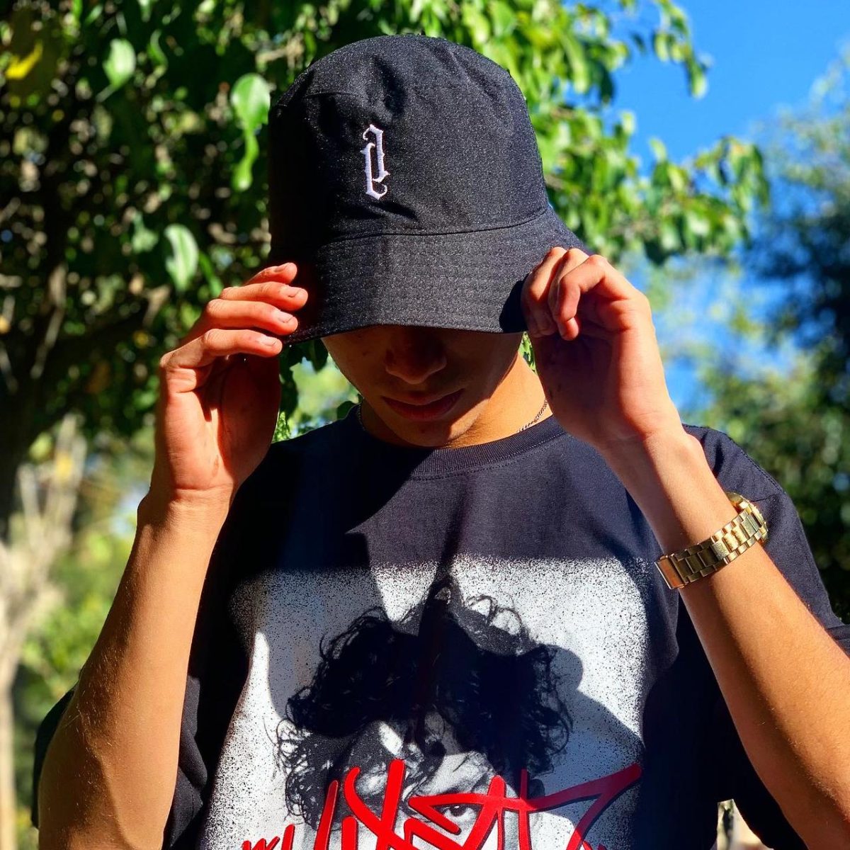 Bucket Negro Logo Alemán