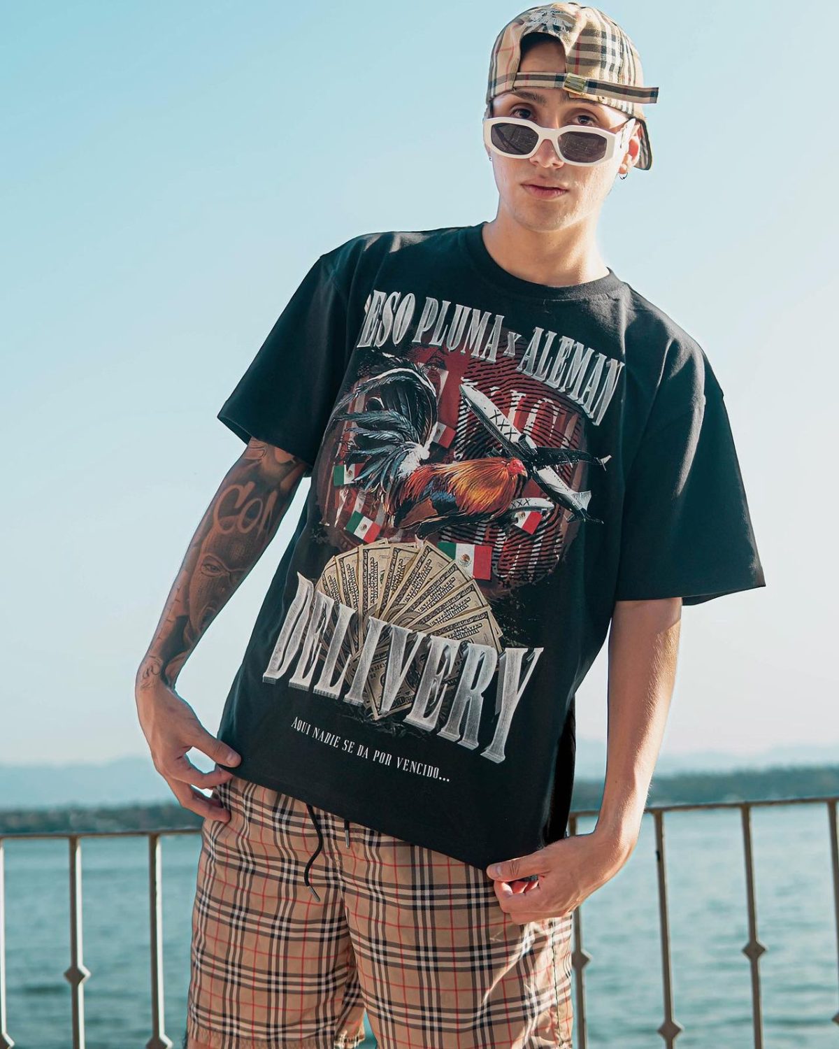 Playera Aleman X Peso Pluma "Gallo"