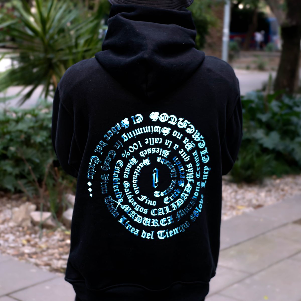 Hoodie Haciéndolo Fino Negra